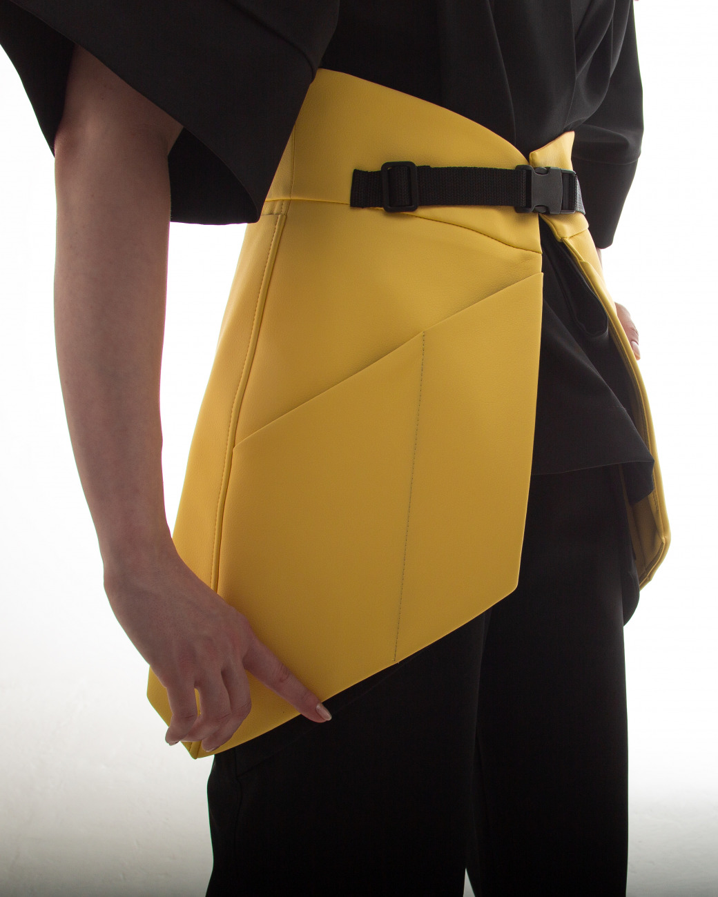 eco leather basque belt with peplum for hairdressers